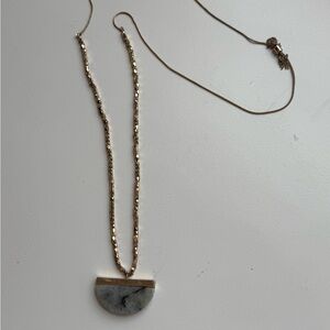 Evereve Gold and Gray Pendant Necklace